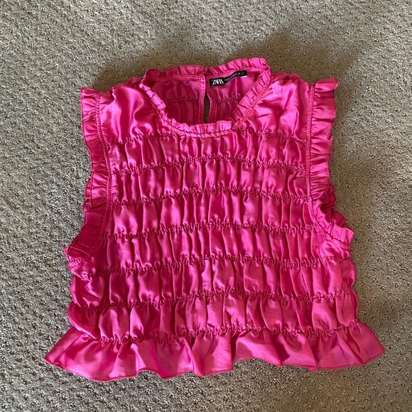 Zara Tops - Zara crop top